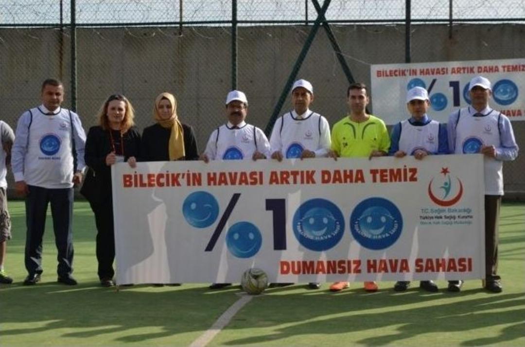 Tutuklu Ve H&uuml;k&uuml;ml&uuml;ler, Sigaranın Zararlarına Dikkat &Ccedil;ekmek İ&ccedil;in Futbol Ma&ccedil;ı Yaptı