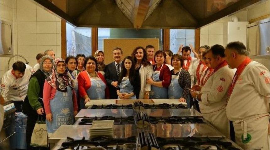H&uuml;nerli Eller Mutfak At&ouml;lyesi&rsquo;nde Buluşacak