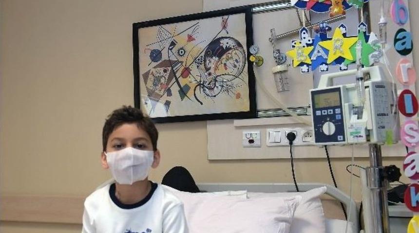 Kılı&ccedil;daroğlu, Minik Hayranını Ziyaret Etti