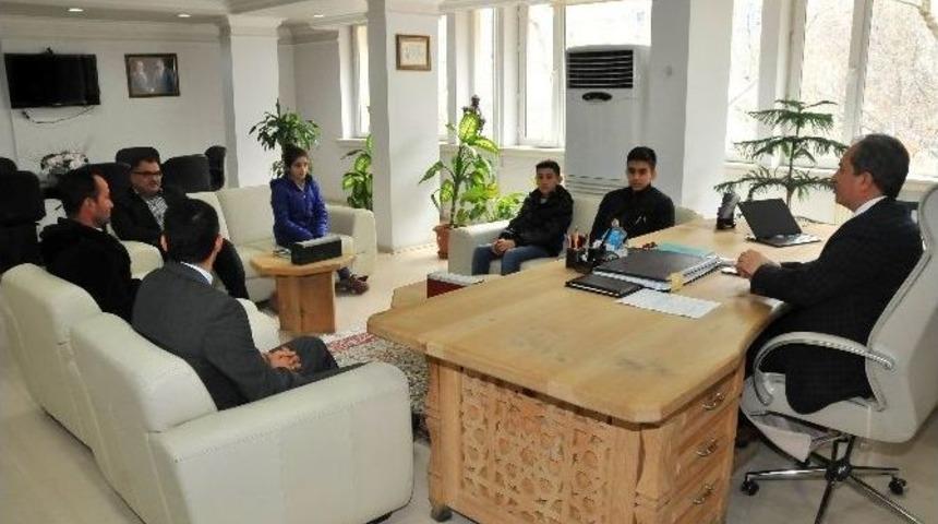 Mavi Bisiklet Filmi Oyuncularından Başkan Akkaya&rsquo;ya Ziyaret