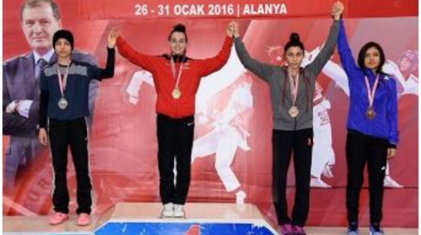 T&uuml;rk Tekvandosuna &lsquo;yıldırım&rsquo; Damgası