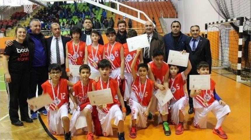 Malatya Final Okulları Basketbol Takımı Yarı Finale Y&uuml;kseldi