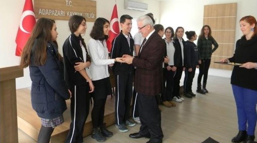 Teog Şampiyonları Adapazarı Kaymakamlığı Tarafından &Ouml;d&uuml;llendirildi