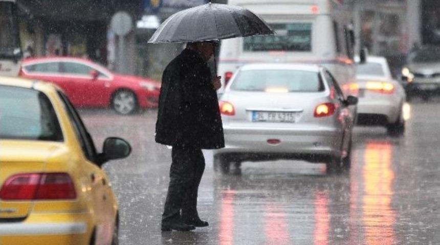 Adana İki G&uuml;n Daha Yağışlı