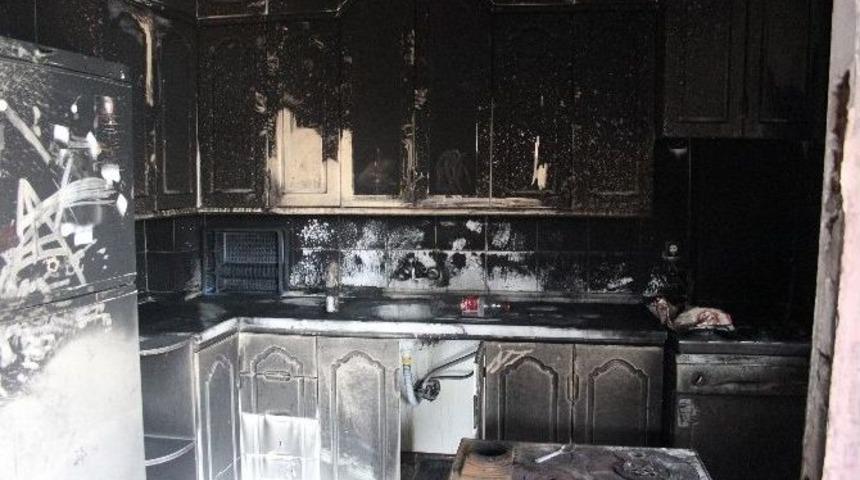 Evleri Yanan Aile Yardım Bekliyor