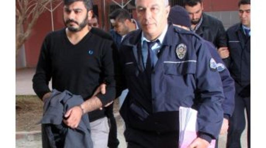 Gen&ccedil; Kızı Komalık Eden Platonik Aşık Tutuklandı