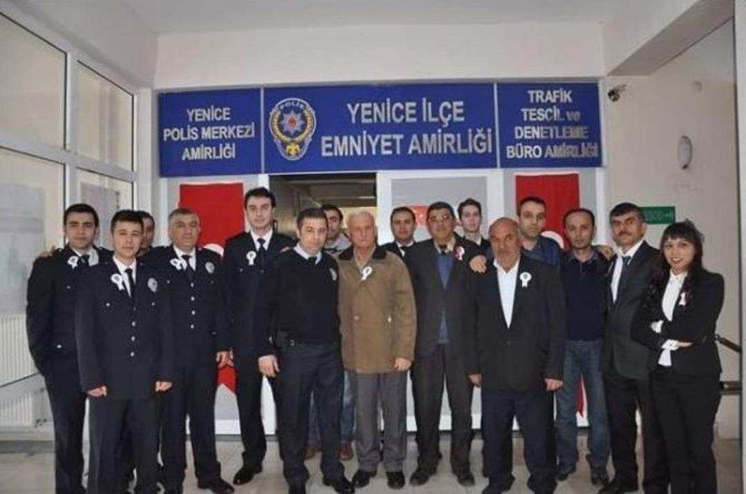 &Ouml;nce Polis Babasını &Ouml;ld&uuml;rd&uuml;, Sonra &Uuml;&ccedil; Kişiyi Yaraladı, En Son İntihar Etti