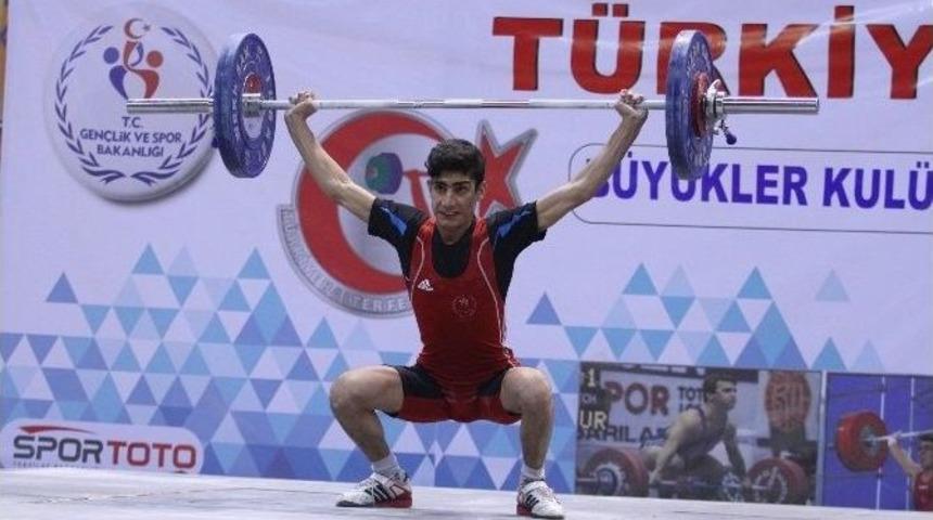 T&uuml;rkiye B&uuml;y&uuml;kler-kul&uuml;pler Halter Şampiyonası Başladı