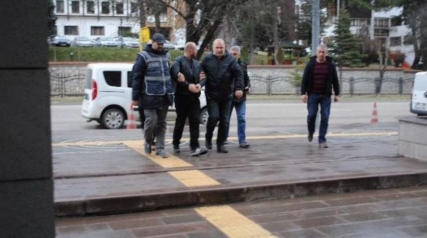 Firari H&uuml;k&uuml;ml&uuml; Sahte Kimlikle Yakalandı