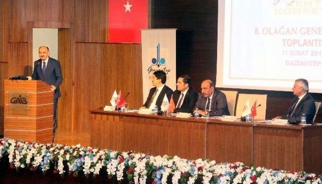 Bakan Müezzinoğlu: “20 Bin Uzman Hekim, 10 Bin Pratisyen Açığımız Var”