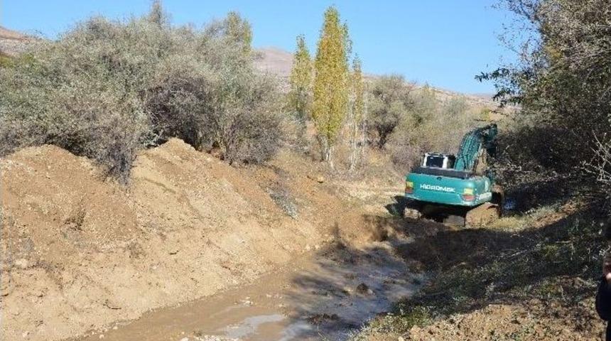 Dsi&rsquo;nin Elmalı&rsquo;da Taşkın Riskini &Ouml;nleme &Ccedil;alışmaları