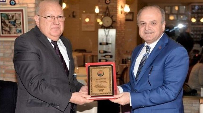 Vali &Ccedil;akacak, Kaymakam &Ouml;zener&rsquo;i Yemekle Uğurladı