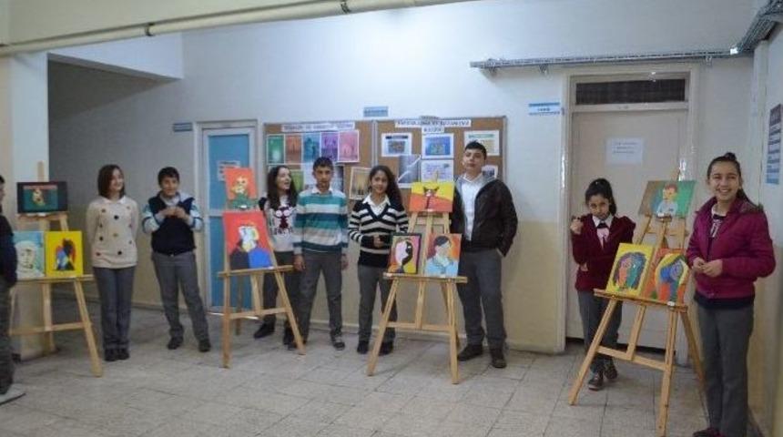 Ortaokul &Ouml;ğrencileri Eserlerini Sergiledi