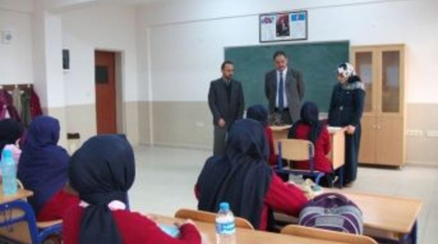 M&uuml;ft&uuml; Emen İmam-hatip &Ouml;ğrencilerini İle