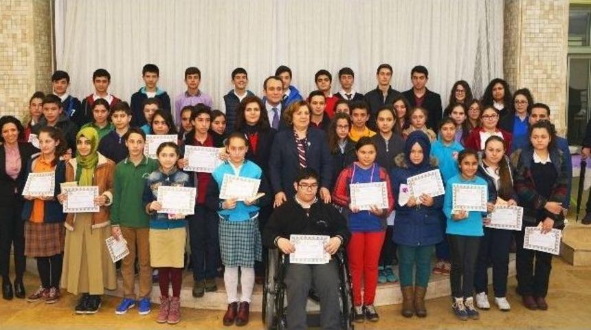 &Ouml;rnek &Ouml;ğrenciler &Ouml;d&uuml;llerini Aldı