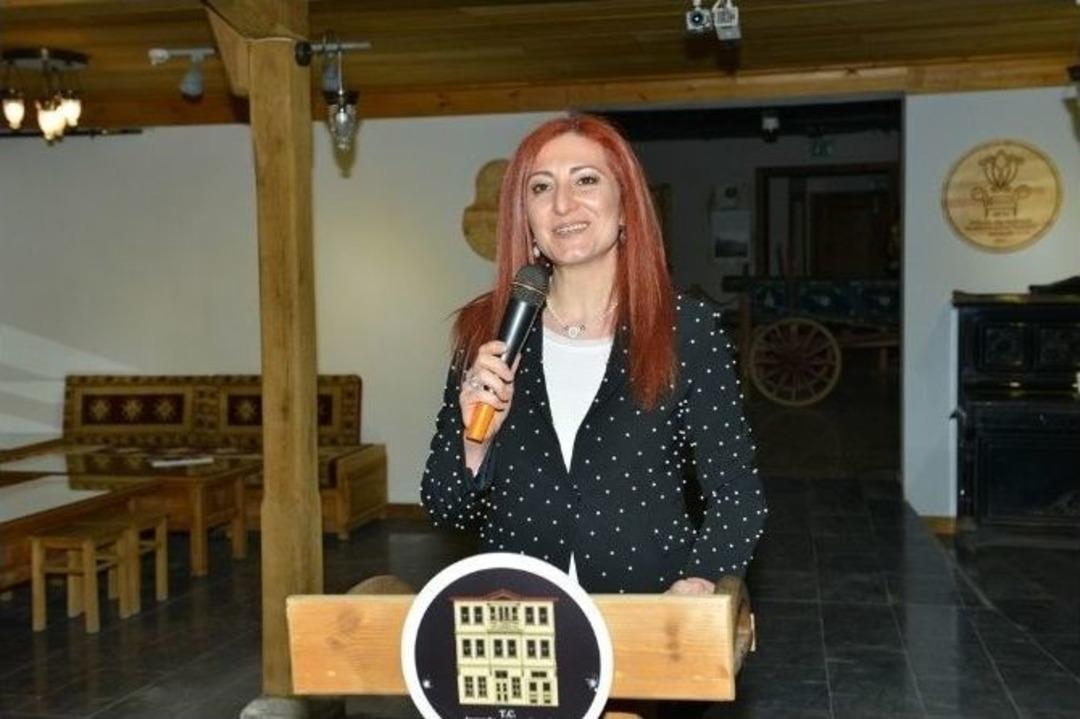 Geri D&ouml;n&uuml;ş&uuml;m Sergisi B&uuml;y&uuml;ledi