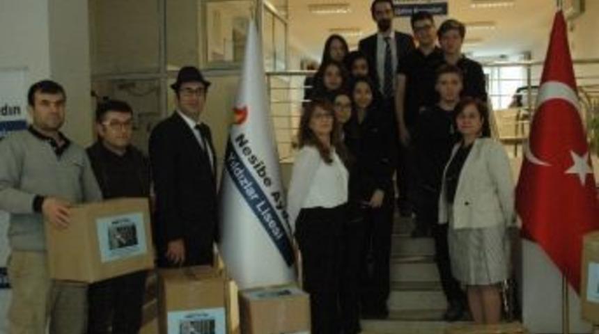 Liseli &Ouml;ğrenciler &Ccedil;ocuk Mahkumları Unutmadı