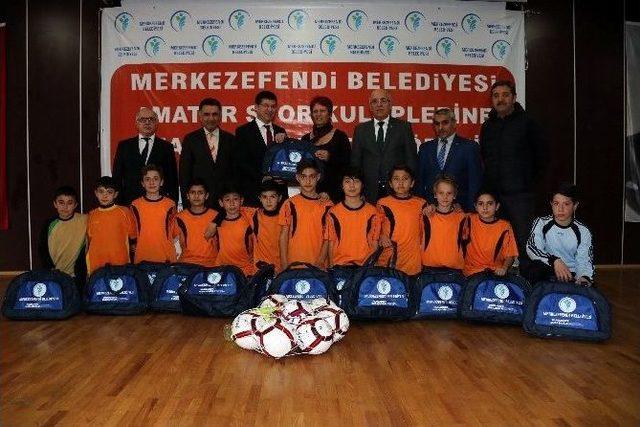 Başkan Subaşıoğlu’ndan Amatör Spor Kulüplerine Malzeme Desteği