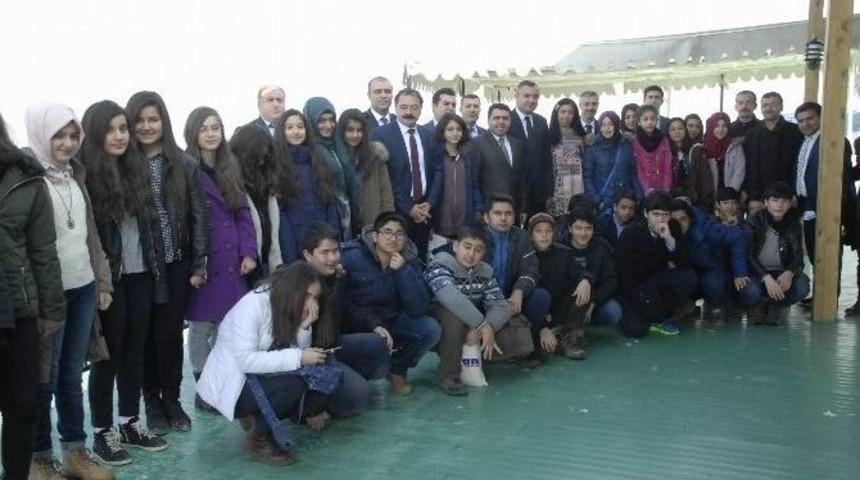 Teog Birincisi Olan Zeve Ortaokulu &Ouml;ğrencileri &Ouml;d&uuml;llendirildi