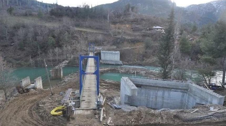 B&uuml;y&uuml;kşehir&rsquo;den Saimbeyli&rsquo;de Yol Ve K&ouml;pr&uuml; &Ccedil;alışması