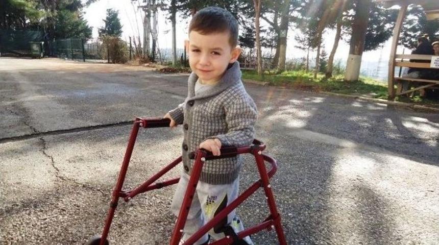 Minik Ayhan, Büyükşehir’in Misafiri