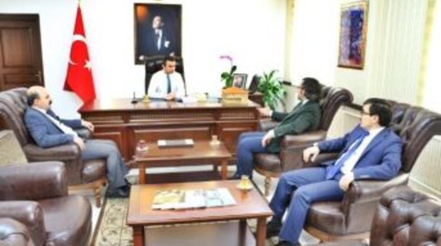 Eğitimci Yazar Sıtkı Aslanhan’dan Gökçebey Kaymakamını Ziyaret