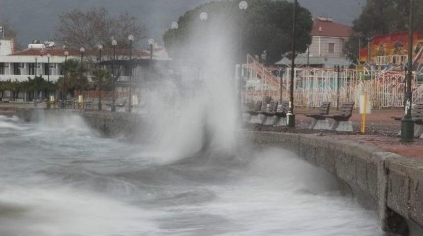 Ege&rsquo;de Fırtına Uyarısı