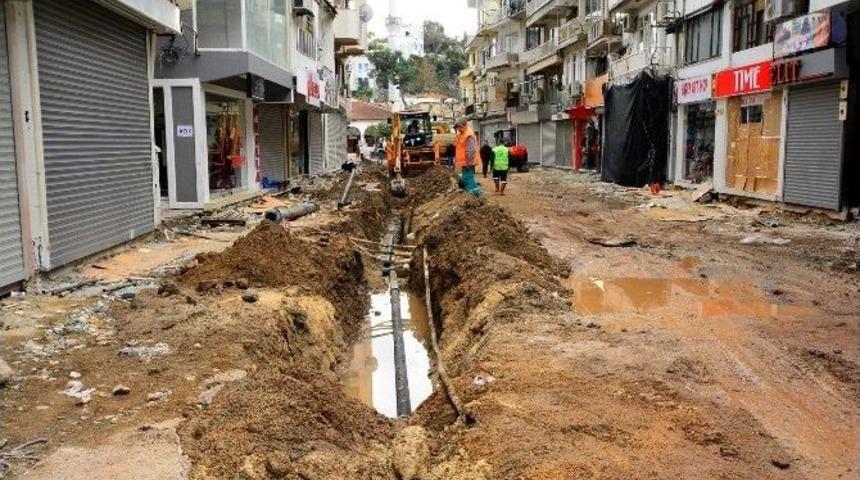 Tarihi Bedesten&rsquo;in İ&ccedil;me Suyu Hattı Yenileniyor