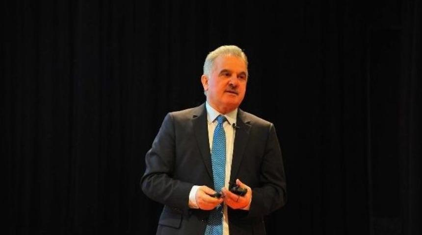 Sa&uuml; Rekt&ouml;r&uuml; Muzaffer Elmas: