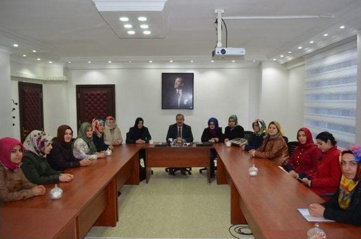Ak Parti Kadın Kollarından Başkan Necati Gürsoy’a Ziyaret