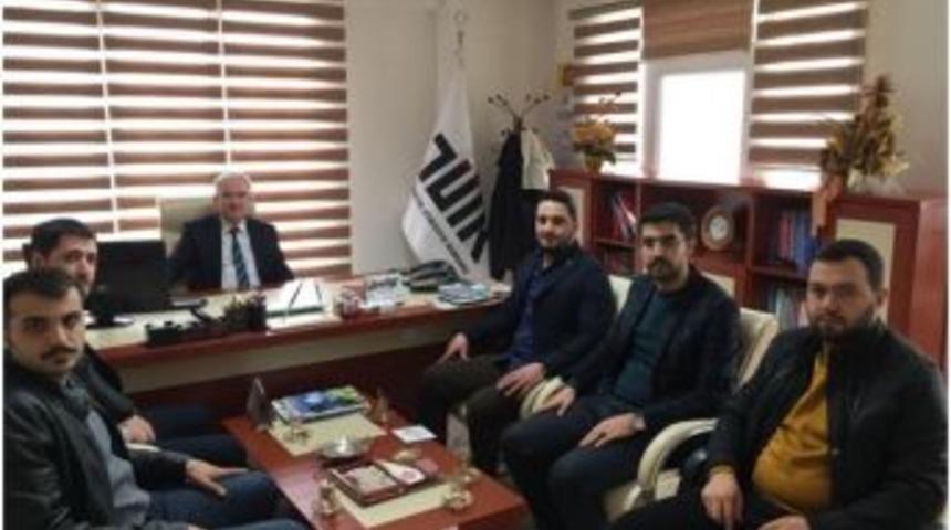 Gen&ccedil; M&uuml;siad&rsquo;tan, T&uuml;ik&rsquo;e Ziyaret