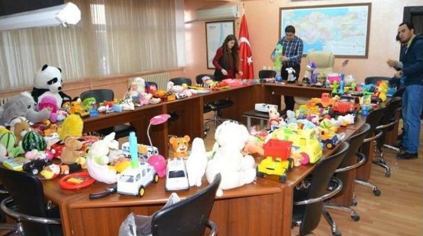 &rsquo;&ccedil;ocuklar Okusun Diye&rsquo; Projesi, 3 Bin 500 &Ouml;ğrencinin Elinden Tuttu