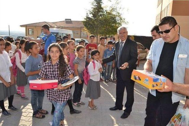 ’çocuklar Okusun Diye’ Projesi, 3 Bin 500 Öğrencinin Elinden Tuttu