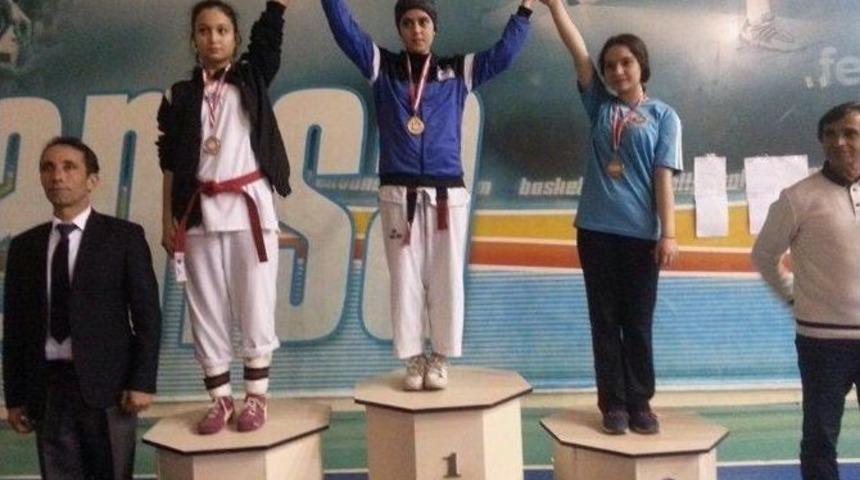 Yunusemre Belediyespor Taekwondo&rsquo;da Başarılı Oldu