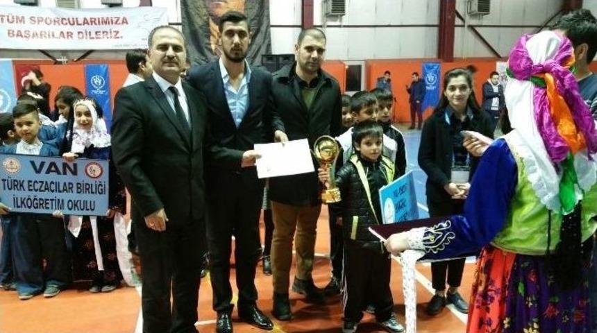 Halk Oyunları İl Birinciliği Yarışması İskele Yibo&rsquo;da D&uuml;zenlendi