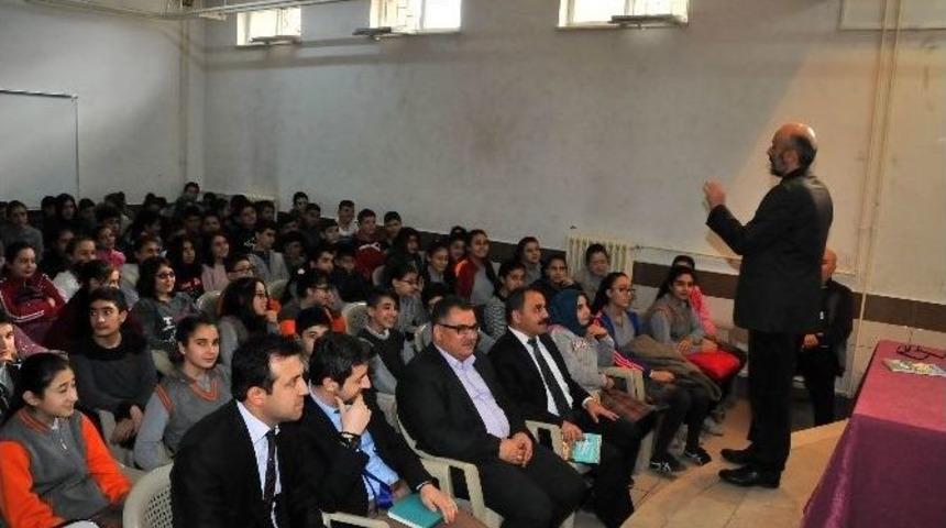Yazar Duran &Ccedil;etin &Ouml;ğrencilerle Buluştu