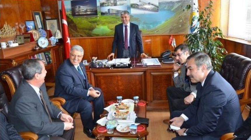 Ak Parti Genel Başkan Yardımcısı Demir&ouml;z Tatvan&rsquo;ı Ziyaret Etti