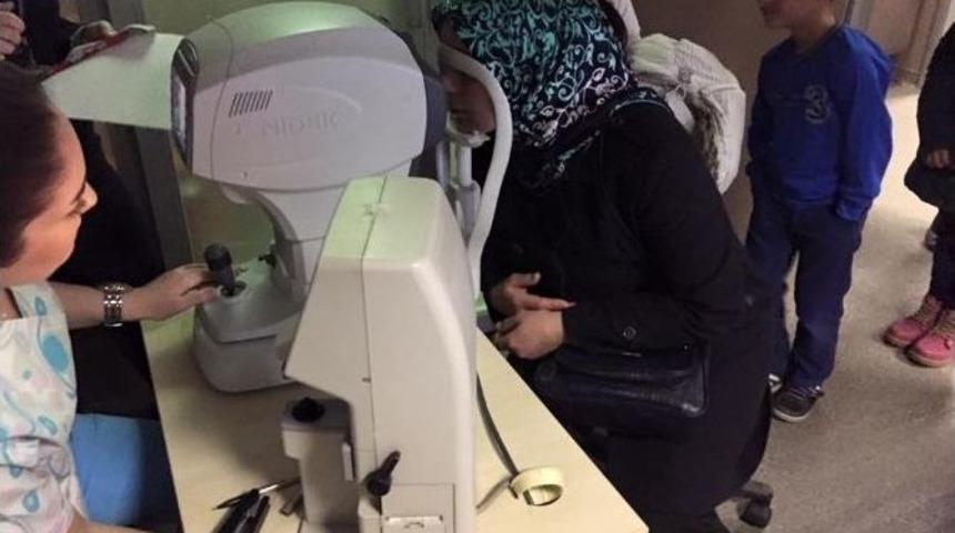 Kartepelı Kadın Ve &Ccedil;ocuklar G&ouml;z Taramasından Ge&ccedil;ıyor