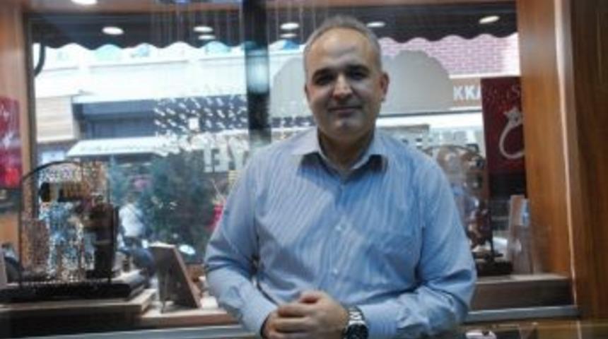 Kuyumculardan Sevgililer G&uuml;n&uuml; Mesaisi