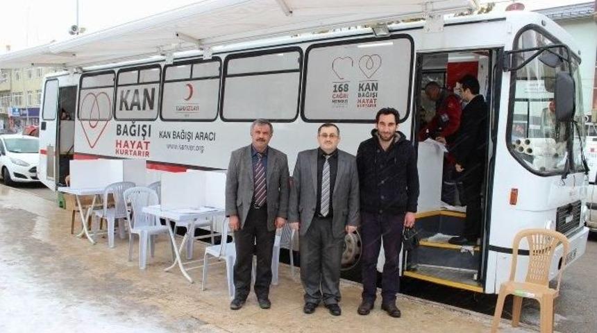 Yıldızeli İl&ccedil;e M&uuml;ft&uuml;l&uuml;ğ&uuml; Kan Bağışında Bulundu
