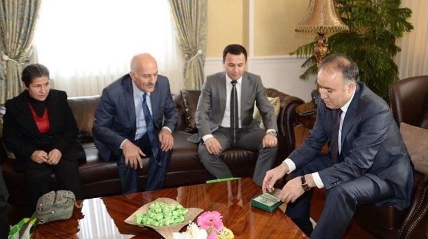 Uzkader&rsquo;li Bayanlar &Uuml;rettikleri &Uuml;r&uuml;nleri İ&ccedil;in Pazar Arıyor