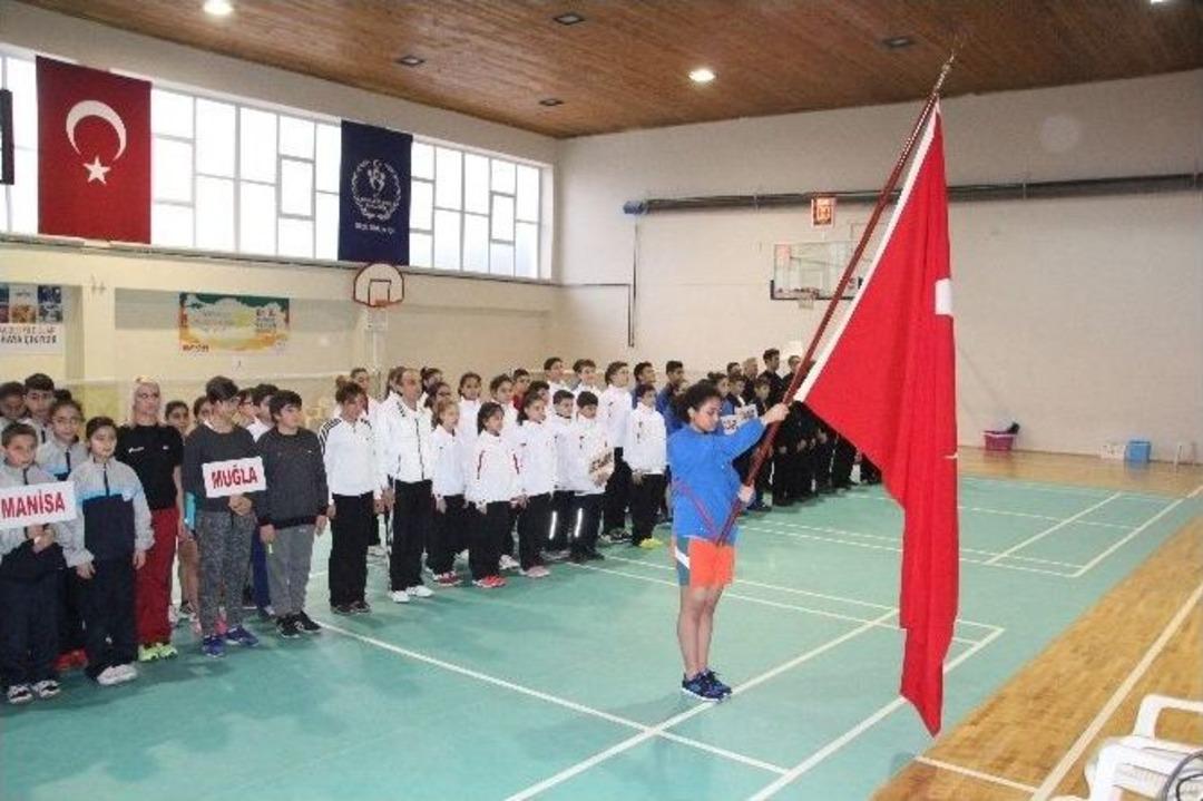 Badminton &Ccedil;eyrek Final M&uuml;sabakaları Bilecik&rsquo;te Başladı
