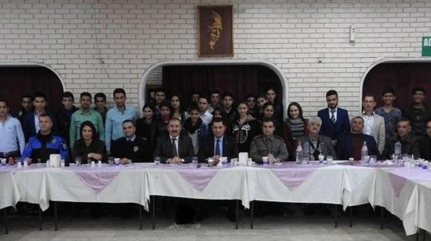 &Ouml;rnek Bir Projeye İmza Atan &Ouml;ğrenciler İlk Toplantısını Yaptı