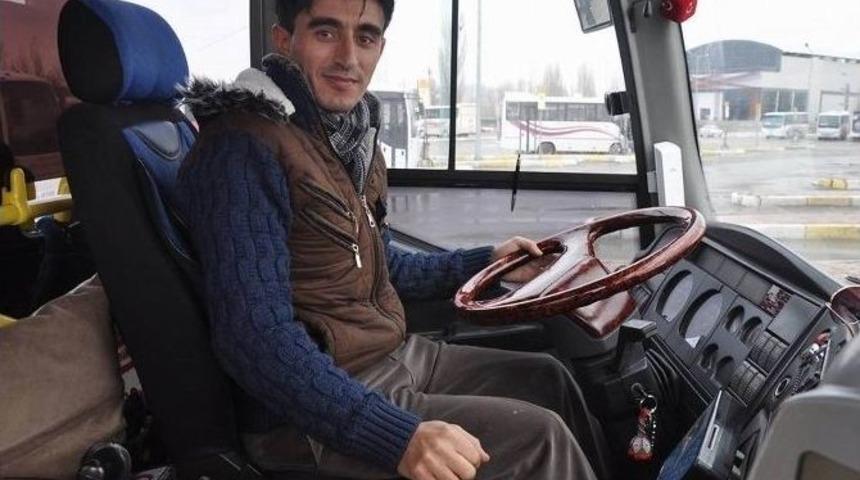 Otob&uuml;s Şof&ouml;r&uuml;nden &Ouml;rnek Davranış