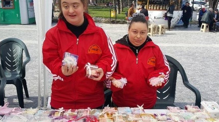 14 Şubat Sevgililer G&uuml;n&uuml; Hediyeleri Engelli &Ccedil;ocuklardan