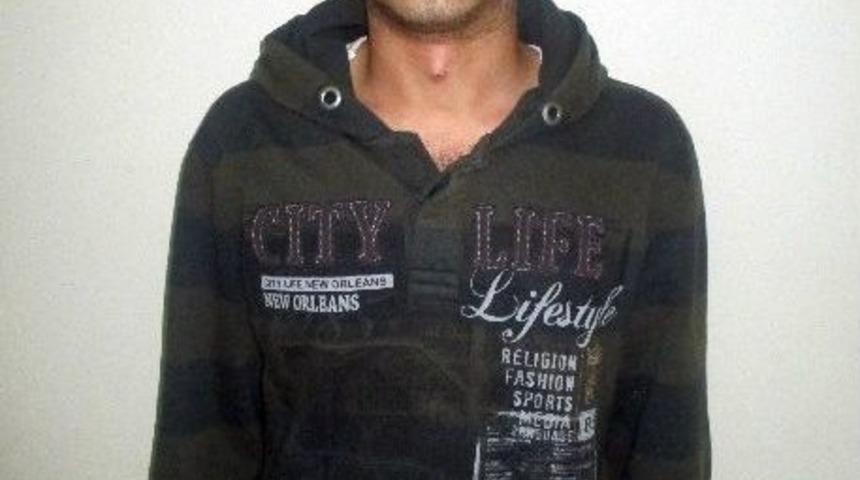 Hırsız, &Ccedil;aldığı Kol Saatini Takınca Yakalandı