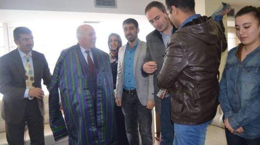 Uluslararası &Ouml;ğrenci Derneği&rsquo;nden Başkan Sekmen&rsquo;e Ziyaret