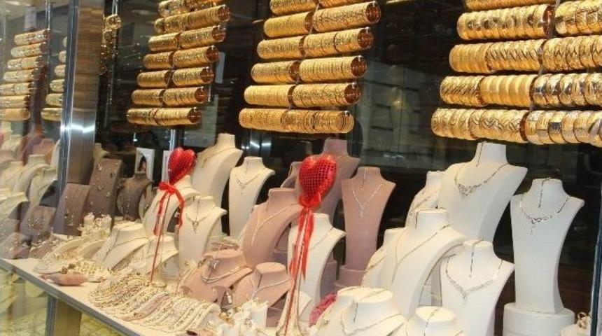 Yastık Altındaki Altınlar G&uuml;n Y&uuml;z&uuml;ne &Ccedil;ıkmaya Başladı