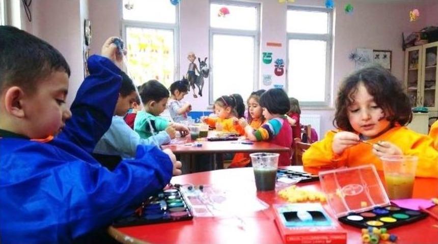 Pursaklar&rsquo;da &Ccedil;ocuklar Doyasıya Eğleniyor