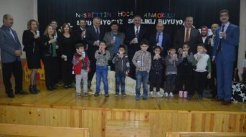 Mersin&rsquo;de Okul S&uuml;t&uuml; Dağıtımı Başladı